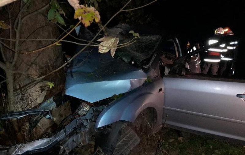 Băiat de 17 ani, mort într-un accident grav în județul Suceava. Alți doi adolescenți au ajuns la spital