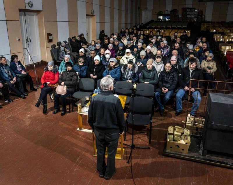 Peste 14 milioane de ucraineni și-au părăsit locuințele în cei doi ani de război. Unii au riscat și au revenit acasă. „Totul în jur era minat”