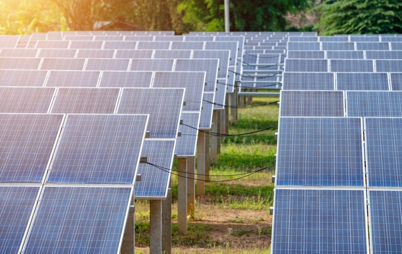 De ce importăm energie din Ungaria, chiar dacă România ajunge la producție-record a parcurilor fotovoltaice, atingând zilele acestea un maxim istoric