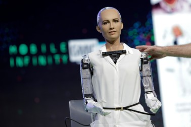 Robotul Sophia despre cupa mondiala