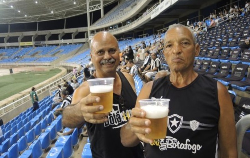 S-a terminat cu prohibiția în Rio de Janeiro! Liber la bere pe stadioane
