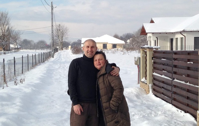 Profesori ucraineni din Sighet, cu rude în orașul bombardat Ivano-Frankivsk: „Nu vor să plece. Dacă trebuie să se lupte, se vor lupta”