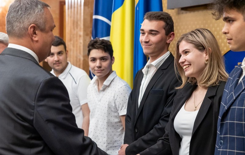 Guvernul va dubla alocaţia zilnică a fiecărui elev care merge la olimpiade naţionale