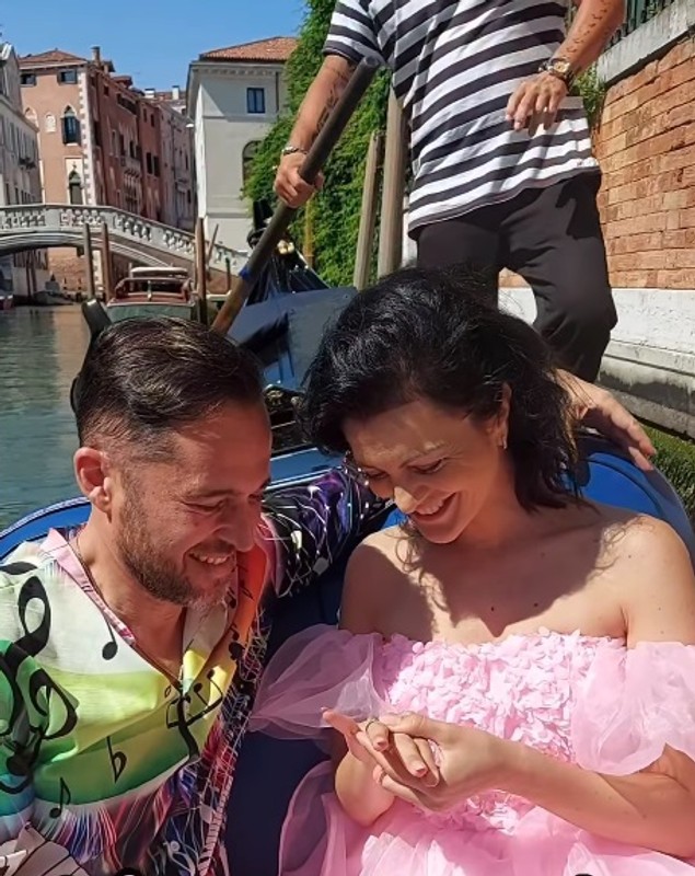 Dinu Maxer a cerut-o în căsătorie pe Magdalena Chihaia la un an de la divorțul de Deea Maxer. Cum arată inelul de logodnă