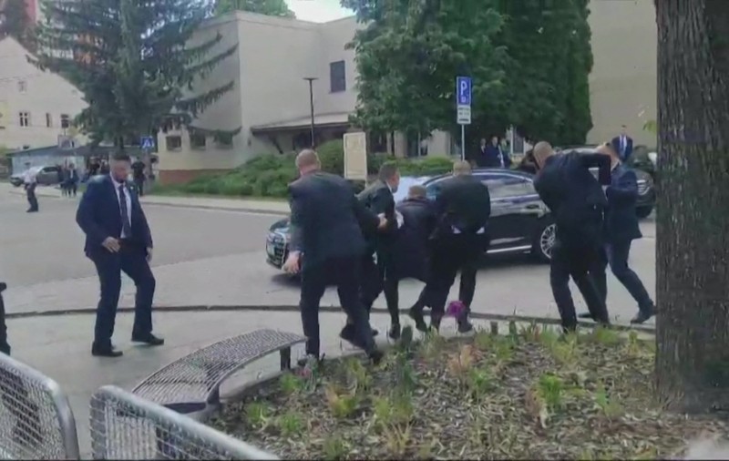 Reacțiile lui Volodimir Zelenski și Vladimir Putin după tentativa de asasinat asupra lui Robert Fico