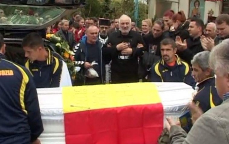 ”Te vom iubi mereu!”. Handbalista Andreea Nica a fost înmormântată joi, la Slobozia