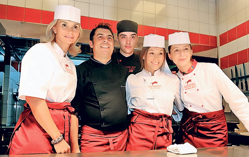 Campioane la sport, dar şi la cratiţă! Ana-maria Brânză, Monica Roşu şi Ruxandra Dragomir s-au întrecut în reţete culinare