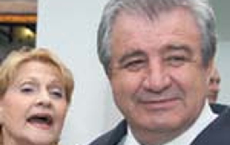 Sinucideri aproape identice