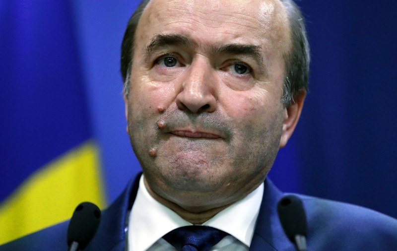 Amenda unui protestatar, anulată de judecători. Motivare: ”Mesajul ”Tudorel, slugă model” se încadrează în limitele libertății de exprimare”