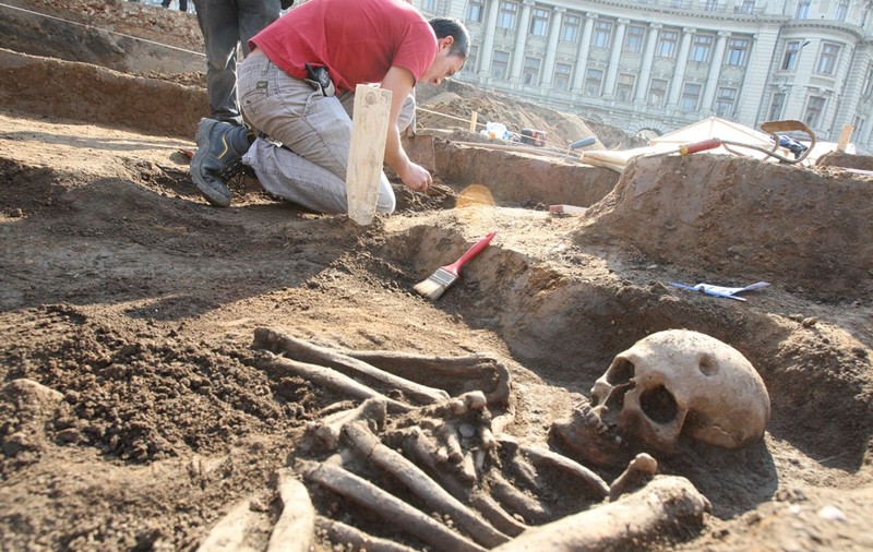 Cimitirele de sub oraş | Centrul Bucureştiului ascunde sute de schelete
