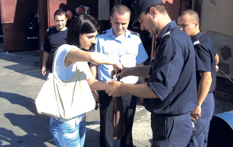 Ea e stăpâna şarpelui care a speriat un bloc întreg din Slatina