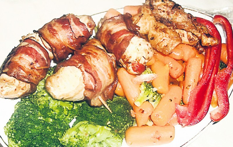 O rețetă pe zi | Rulouri de pui cu bacon și broccoli