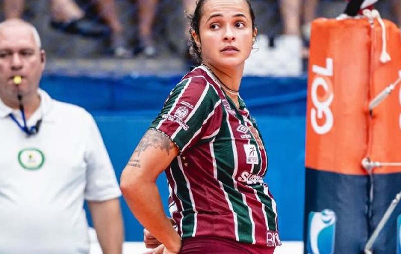 O voleibalistă însărcinată în 6 luni a jucat în sferturile de finală ale campionatului brazilian: „Nu pot să plonjez pe burtă, atât"