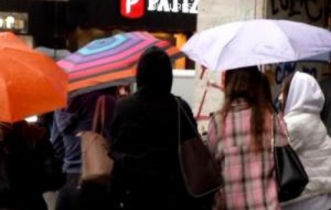 Codul galben de ploi în Bucureşti şi 12 judeţe, până miercuri. Temperaturile au scăzut drastic