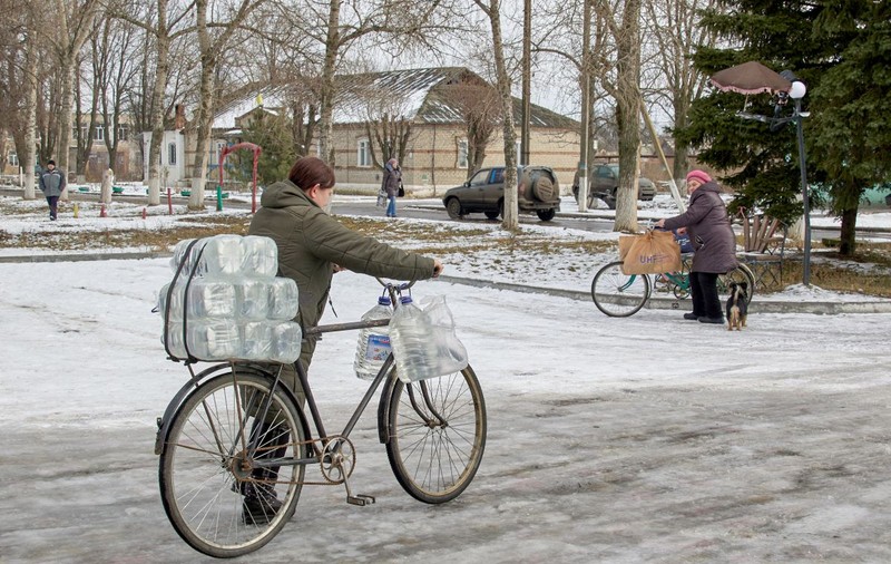 Moscova vrea să lege regiunea rusă Rostov de Donbasul ucrainean printr-un sistem de conducte de apă de 200 de kilometri – presa rusă