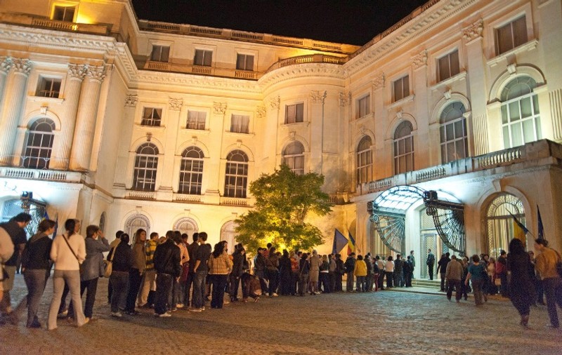 Ai intrare gratuită la expoziţii şi spectacole. Iată LISTA COMPLETĂ a instituţiilor care participă la “NOAPTEA MUZEELOR”