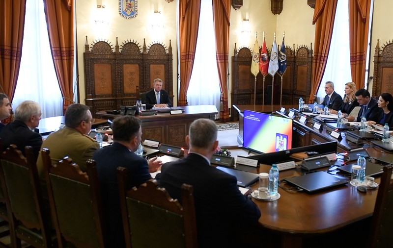 Crimele din Caracal, în şedinţa CSAT. Klaus Iohannis: "Guvernele din ultimii ani au umplut țara de  incompetenți, au dat afară profesioniști, au pus  în schimb slugi!"