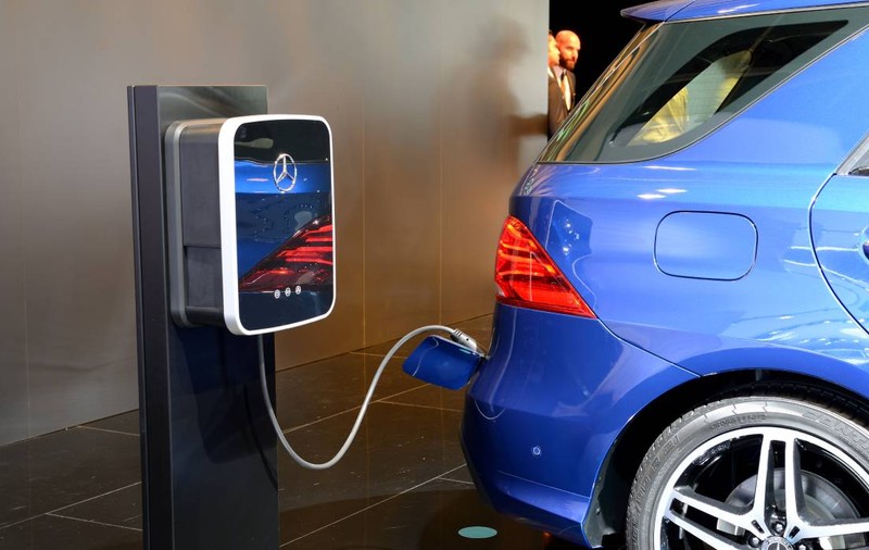 Mercedes-Benz dezvoltă baterii cu autonomie record de peste 1.000 km
