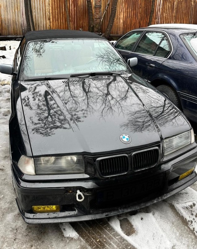 ANAF vinde la licitație un BMW decapotabil din 1997 cu 29.000 de euro, iar taxa de participare este de 15.282 de lei
