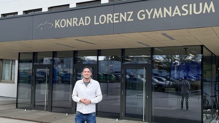 Profesorul Fabian Scheck de la liceul Konrad-Lorenz din Gänserndorf a inițiat experimentul. Foto: okvolltreffer.at