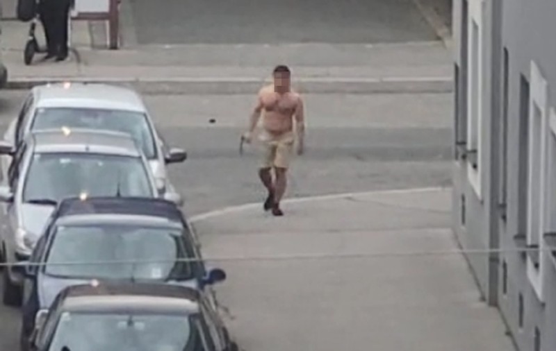 Imagini cu românul ucis de polițiștii austrieci, la Viena, cu câteva clipe înainte să fie împușcat: „M-a văzut și a venit spre mine”
