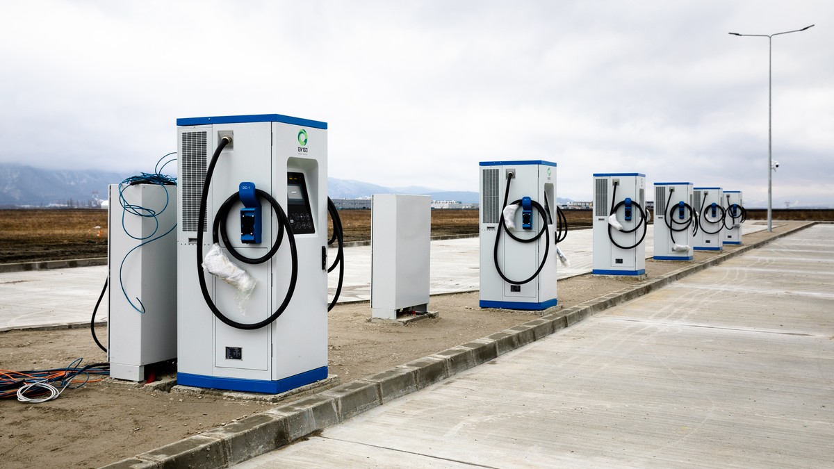 România primește nota 2 la pregătirea pentru mașini electrice. Unde ...