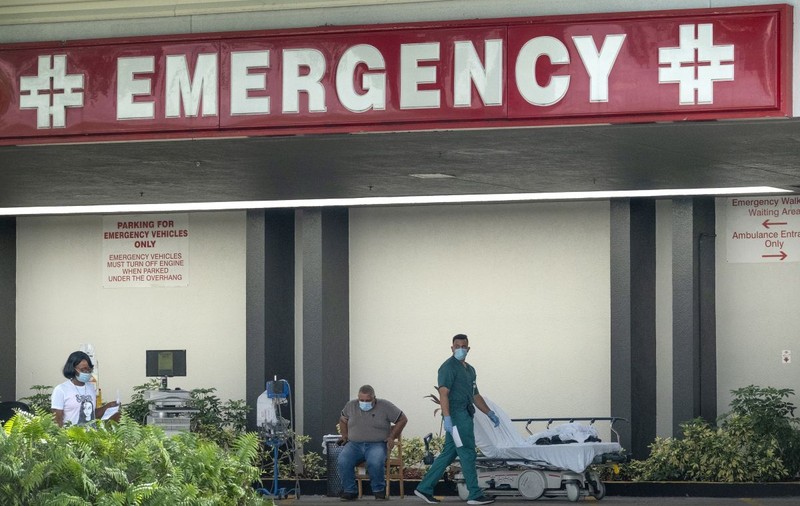 Epidemia de COVID explodează în SUA după ridicarea restricțiilor: Șapte state anunță un număr- record de spitalizări, semnal de alarmă tras de consilierii lui Trump