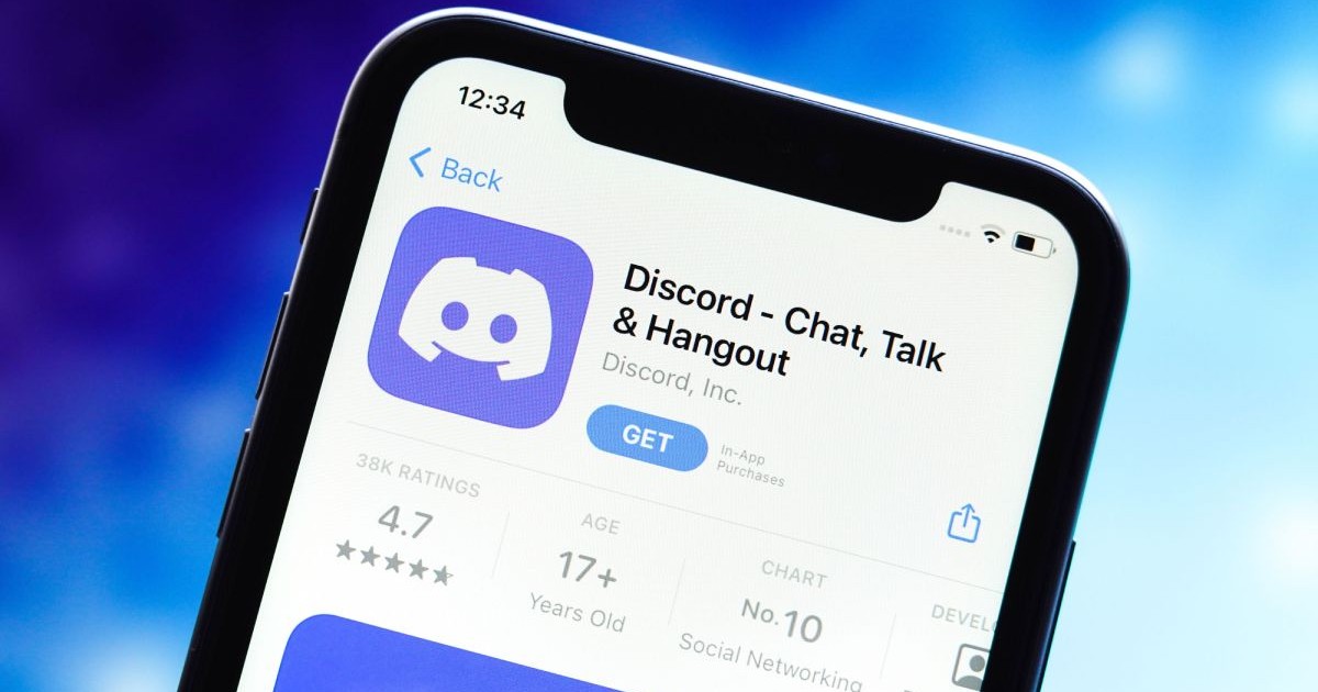 Pagina aplicației Discord, deschisă în magazinul AppStore pe un iPhone 13.