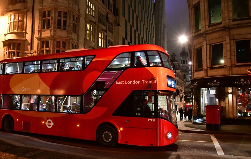 A dormit 21 de ani în autobuzele din Londra, după ce i-a fost refuzat azilul