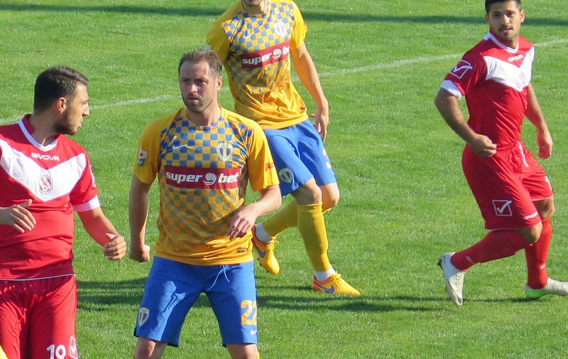 Pulhac s-a făcut ”câine lup”. Fostul fundaș dinamovist a semnat cu Petrolul