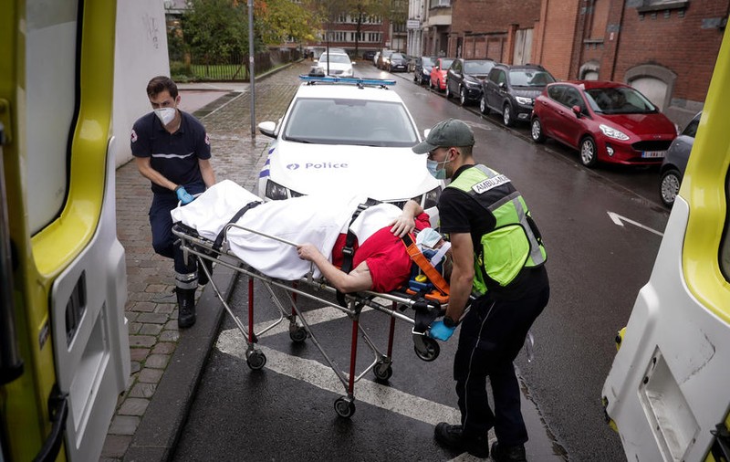Bolnavi de COVID-19 în stare critică, transferați cu elicopterul din Belgia în Germania