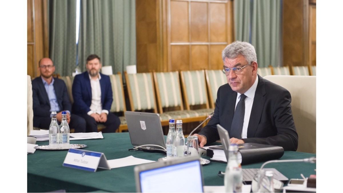 Guvernul a aprobat reducerea procentului de plată către Pilonul II de pensii