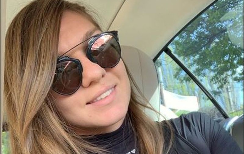 Simona Halep petrece în cluburile de pe litoral în vacanța de Paște. Ținută de mii de euro purtată de sportivă pentru o ieșire cu ”fetele”