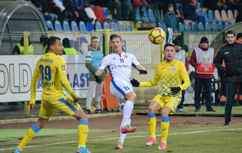 LIVETEXT Liga I, play-out, prima etapă: FC Botoșani - Juventus București 0-0. Golofca a dat-o în bară, Baciu a luat pastile! Reacții / VIDEO