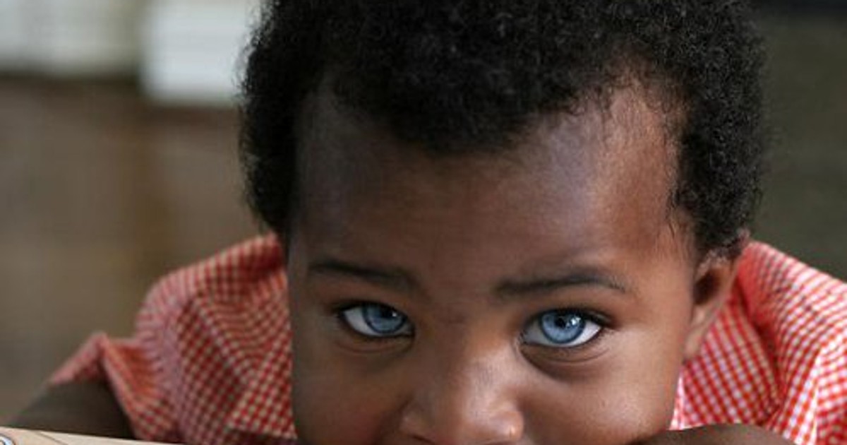 copilul cu cei mai frumosi ochi din lume este un afro-american