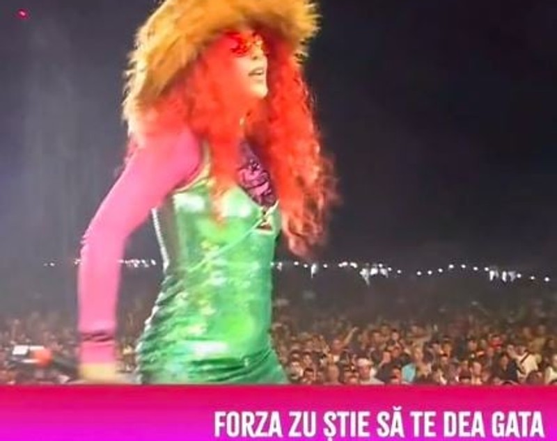 Corina Bud, fără lenjerie intimă pe scenă. Imaginile cu artista au devenit virale: „Doamnă, suntem la televizor”