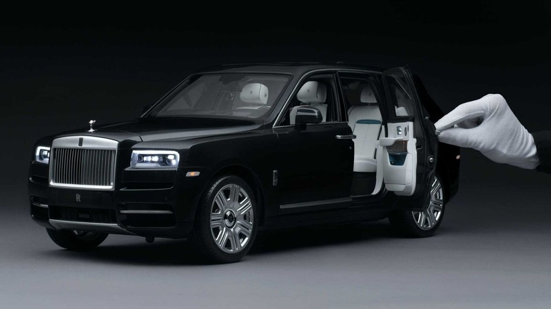O machetă Rolls-Royce este mai scumpă decât un SUV real