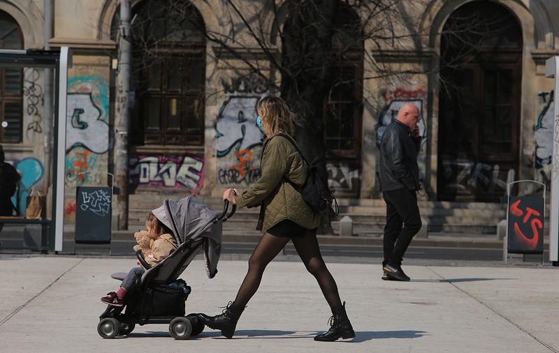 Rata de infectare este în scădere. Doar Bucureștiul și 5 județe mai sunt în scenariul galben