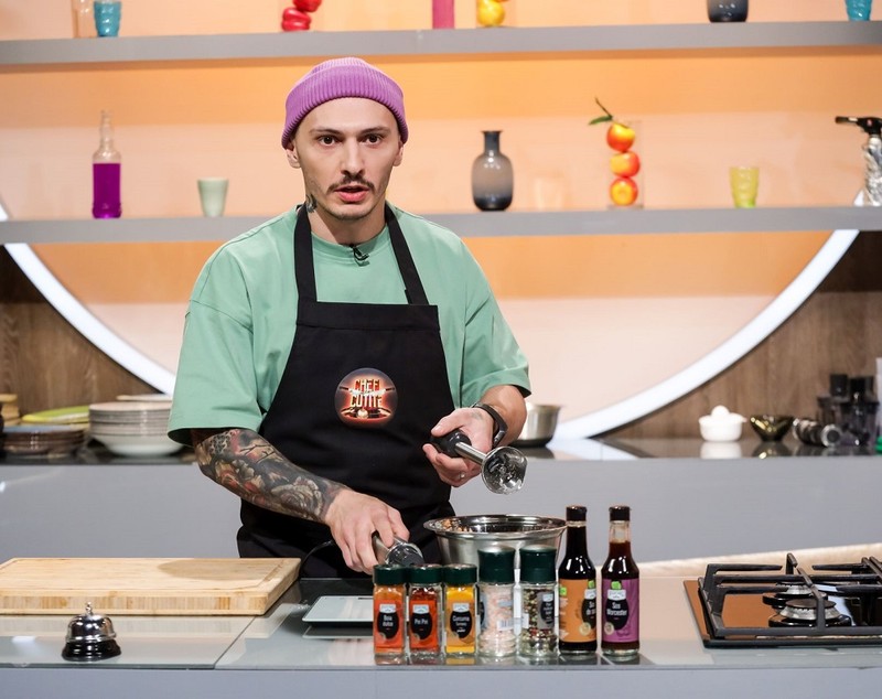 Povestea lui Alexandru Bunea de la „Chefi la cuțite”: „Sportul și bucătăria mi-au schimbat viața, după ce am fost arestat”