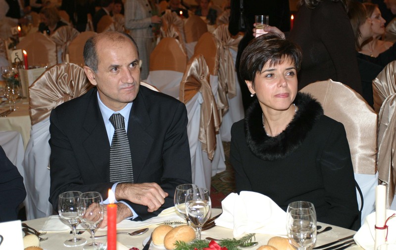 Familia Copos, urmărită pentru 3.000.000 de lei. Fiscul vrea să le vândă casele și terenurile