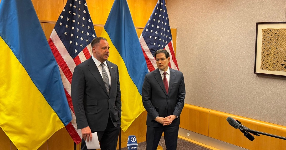 Andrii Iermak (stânga), șeful de cabinet al lui Volodimir Zelenski, și secretarul de stat Marco Rubio, la Geneva Foto: Profimedia