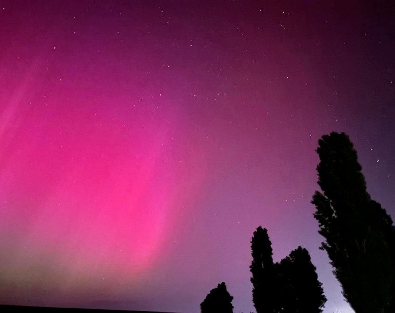 Aurora boreală a fost observată noaptea trecută din România „aşa cum nu s-a mai văzut de sute de ani”, spune astronomul Adrian Şonka