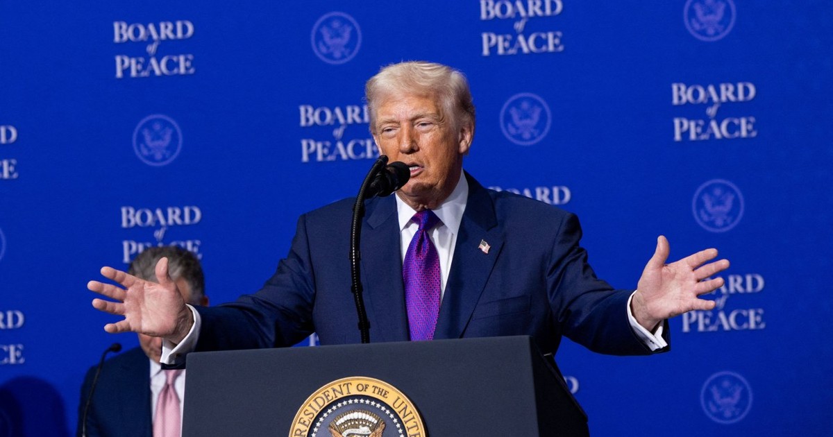 Donald Trump a promis că va publica dosarele despre OZN-uri după ce Obama a vorbit despre extratereștri