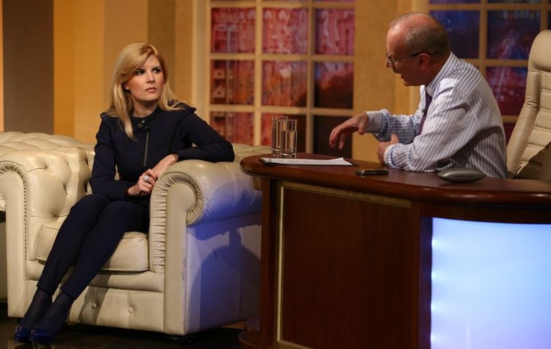 Elena Udrea vine duminică seara la ”Divertis-Serviciul Român de Comedie” 