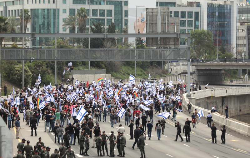 Ziua în care israelienii vor să „paralizeze” țara. Mii de persoane protestează împotriva reformelor din justiție