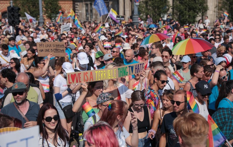 Manifestanții Gay Pride de la Budapesta, mesaj pentru guvernul lui Viktor Orban: „Nu vă ascundeți propaganda fascistă după curcubeu”