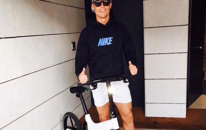 Ronaldo ne îndeamnă să mergem cu bicicleta! GALERIE FOTO