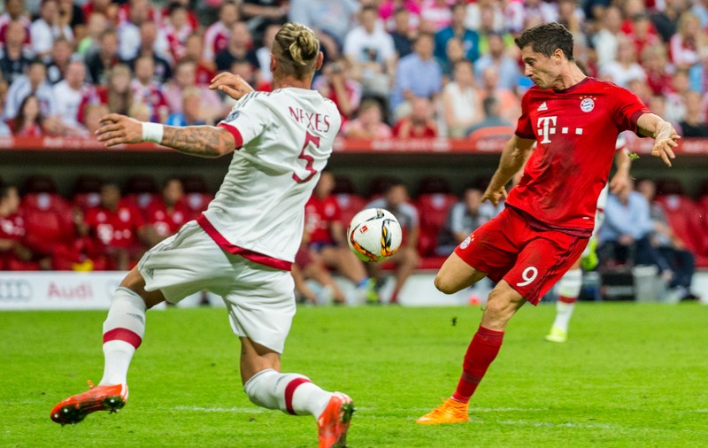 Bayern și Real Madrid, în finala turneului Audi Cup 2015. Guardiola era să se bată cu De Jong