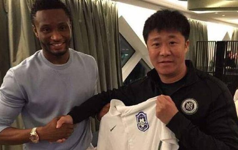 Obi Mikel a semnat cu Tianjin Teda. Se mulțumește cu un salariu de ”doar” 8 milioane de euro pe an. Chinezii racolează pe capete