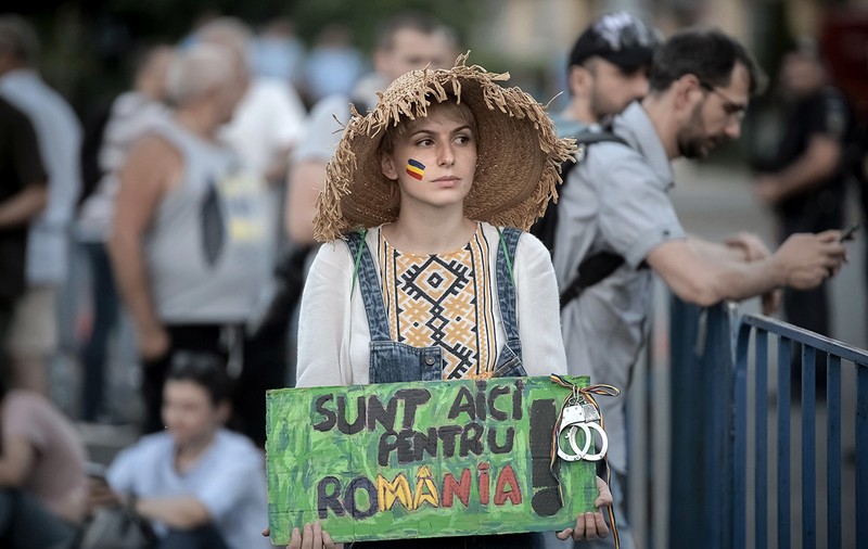 Pregătiri pentru 10 august: atelier de pictat pancarte și cazare pentru protestatarii veniți din alte colțuri ale țării